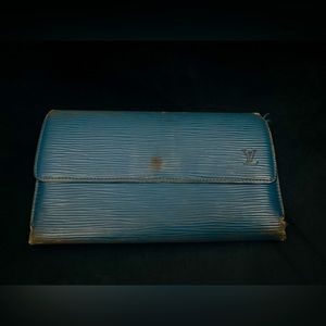 *Authentic!* Louis Vuitton Epi Blue Leather Wallet